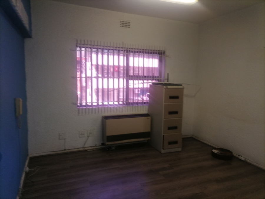 2 Bedroom Property for Sale in Bellville Central Western Cape